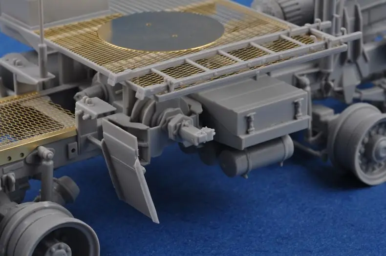 Trumpeter 01021 1/35 HEMTT M983 Tracto-Scale набор моделей