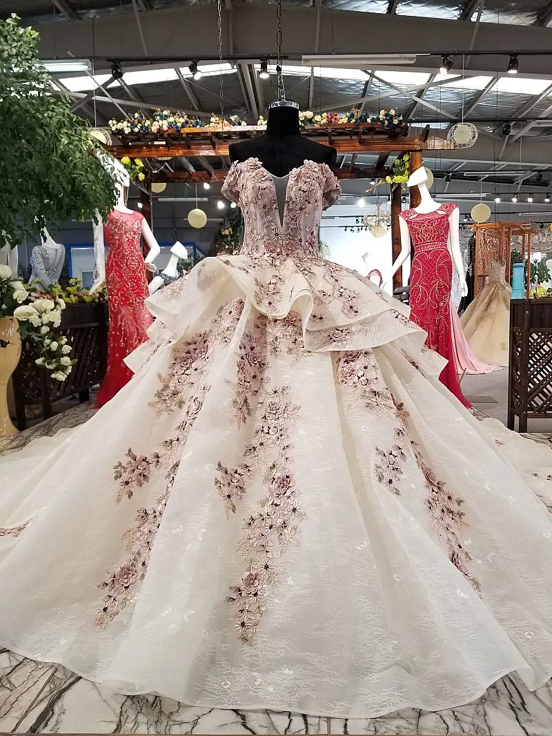 Винтажное свадебное платье цвета шампанского без рукавов с v-образным вырезом и