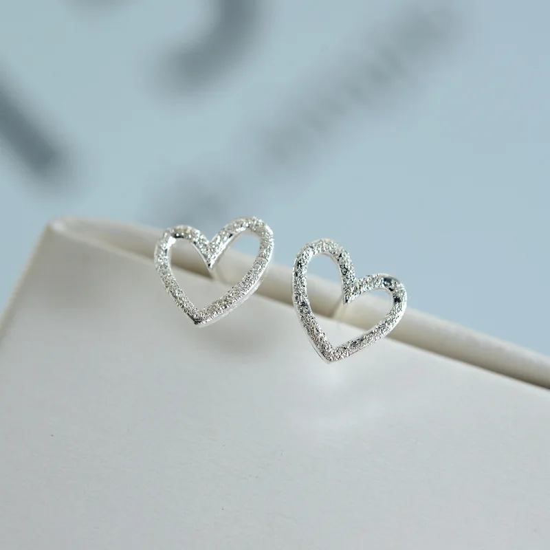 Серьги гвоздики в форме скраба S925 pure svlove с вырезами элегантные маленькие женские
