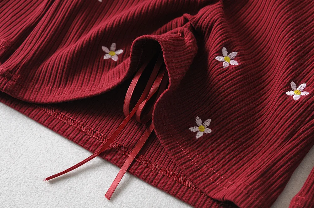 Лето kawaii милый корейский стиль маленький цветочный узор вышивка vneck с кулиской для женщин вязание Футболка YQ-1010