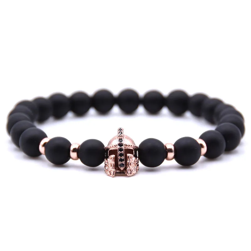 Мужской браслет черная матовая каменная бусина 8 мм золотой с фианитом из