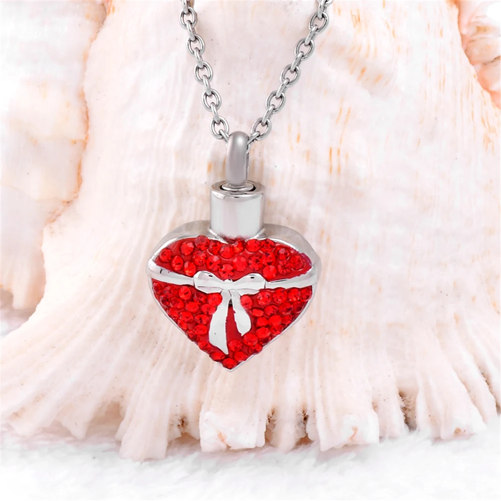 Подвеска медальон урна зола после кремации с красным кристаллом|ash pendant|memorial