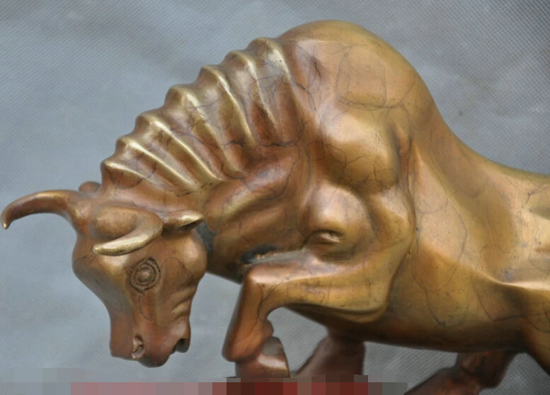 Красивые художественные украшения бык атака осанки Бронзовая статуя R0713 | Дом и