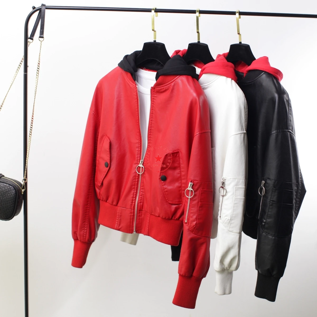 Новая весенняя и осенняя куртка из искусственной кожи с капюшоном Женская