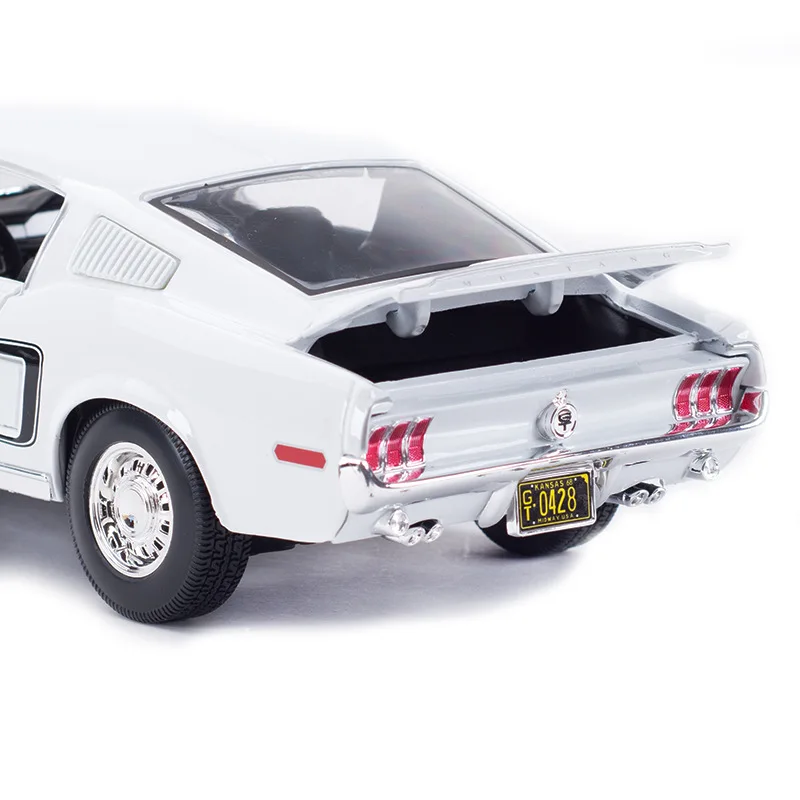 Коллекционный 1:18 литой под давлением Ford Mustang 1967 / 1968 GT мышечный спортивный