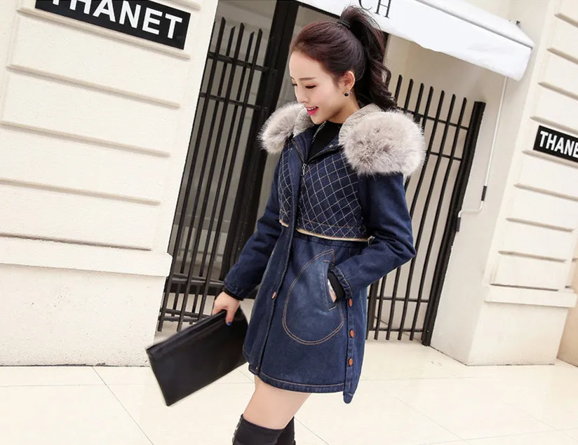 Женская джинсовая куртка с меховым воротником облегающее хлопковое пальто