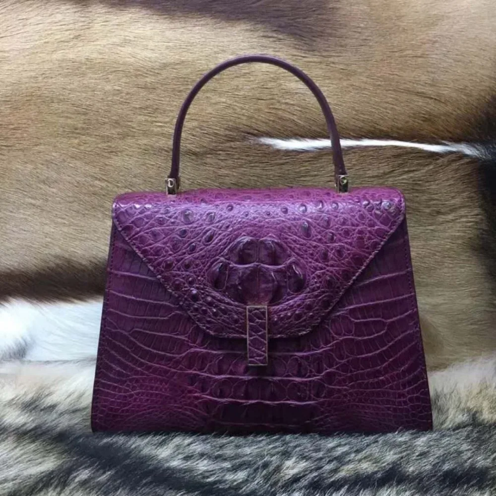 Рисунок 3 - Женская сумка-тоут из натуральной крокодиловой кожи