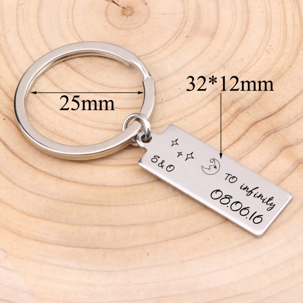 Брелок для ключей с датой и именем индивидуальный подарок влюбленных пары парней