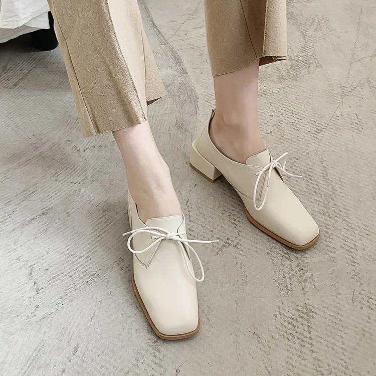 spesifikasi Baru Kepala Persegi Kulit Tumit Rendah Wanita Sederhana Liar Sepatu Kasual Renda Dengan Harian Sepatu Aprikot Sepatu