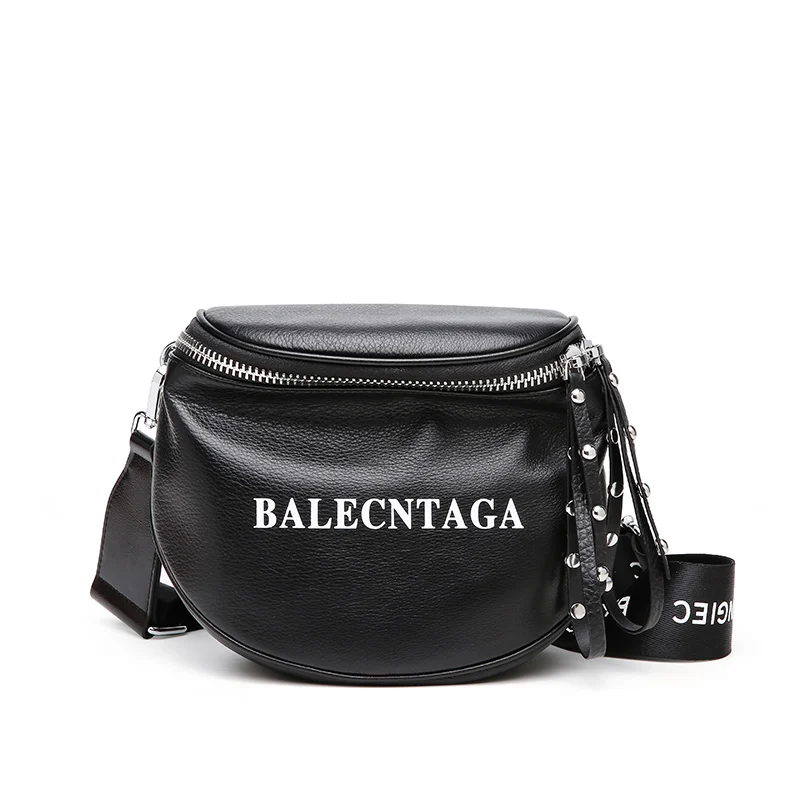 Женщины Натуральная кожа bolsa feminina из мягкой бычьей кожи на плоской подошве с Наплечная Сумка; трендовая Заклепки Messenger Сумка от известного бренда