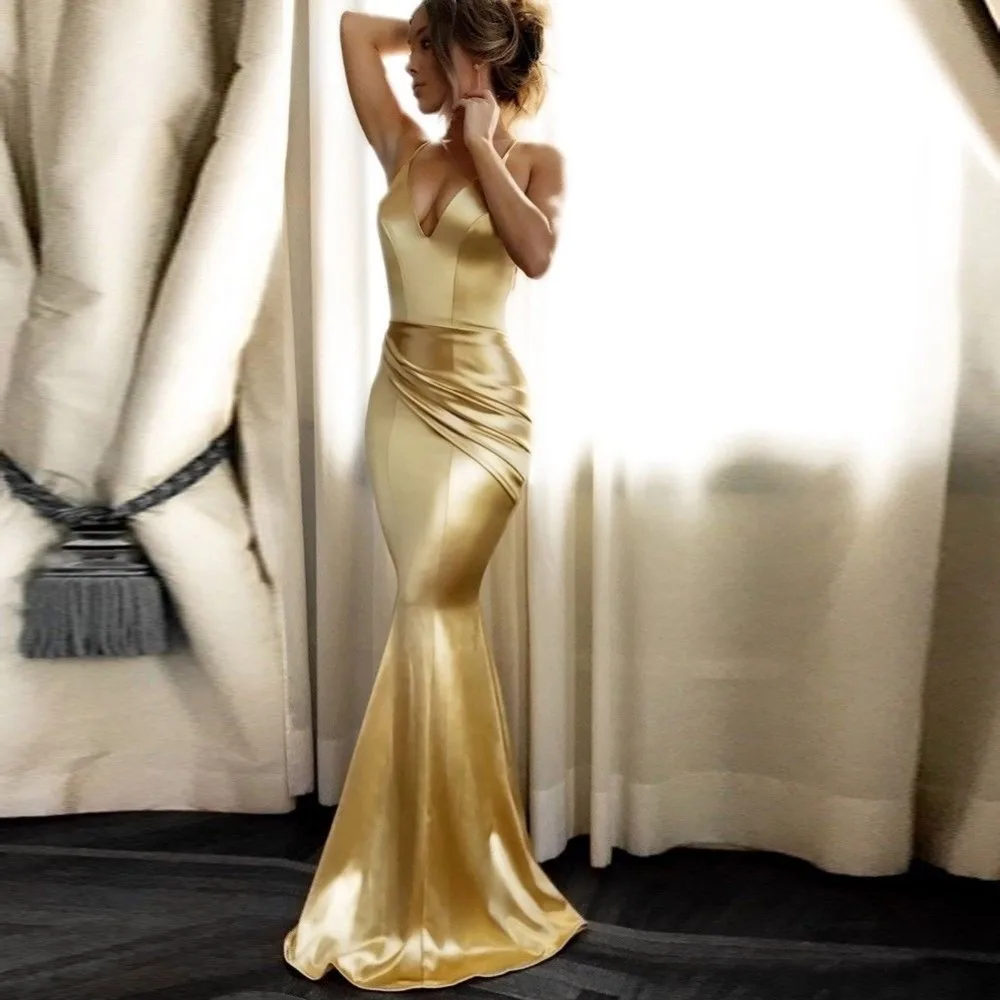 Женское длинное платье невесты с v-образным вырезом и открытой спиной 2018 | Свадьбы