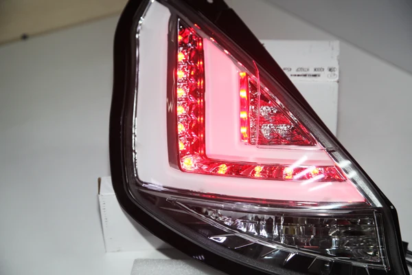 Для FORD хэтчбэк Fiesta Светодиодные ленты задний фонарь задние фонари задний фонарь 2009-2013 год хромированный корпус V1