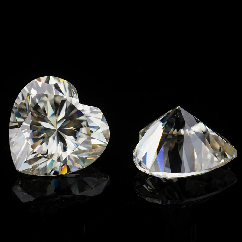 

11*11mm heart cut moissanites I/J color off white gem stones