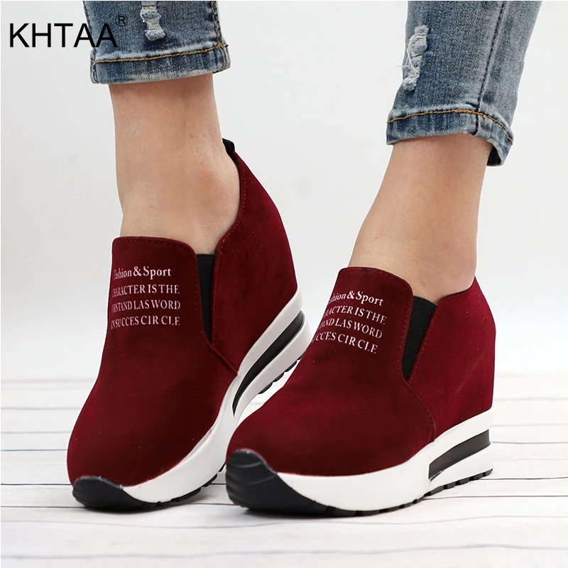 KHTAA/женские кроссовки из флока; повседневные женские кроссовки на низком каблуке; Цвет черный, красный; обувь на платформе; обувь, увеличивающая рост; Прямая поставка; коллекция года