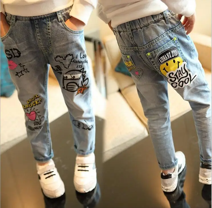 Возраст от 2 до 12 лет новые модные повседневные джинсы для девочек вытертые с