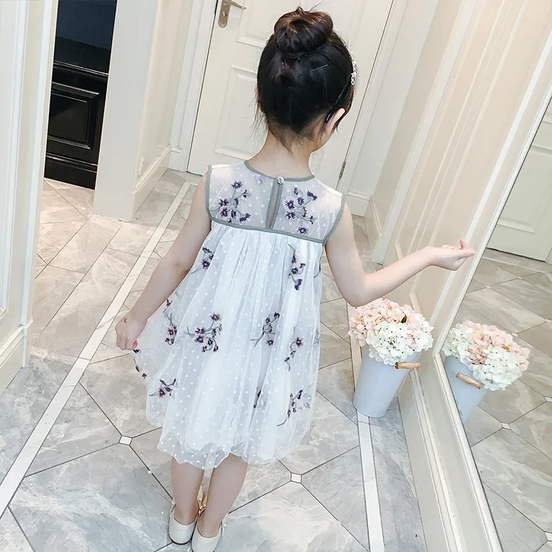 2018 Новая летняя одежда для детей платья девочек Вышивка свежий милый помпон из