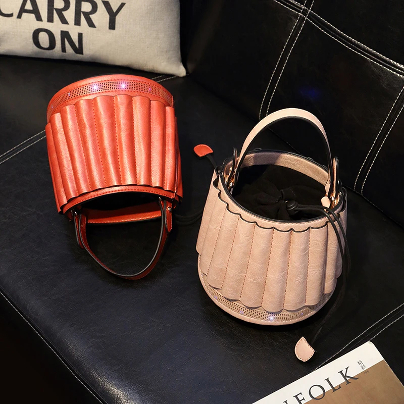 Новинка 2019 шикарная сумка в форме фонарика сумка-мессенджер светящаяся