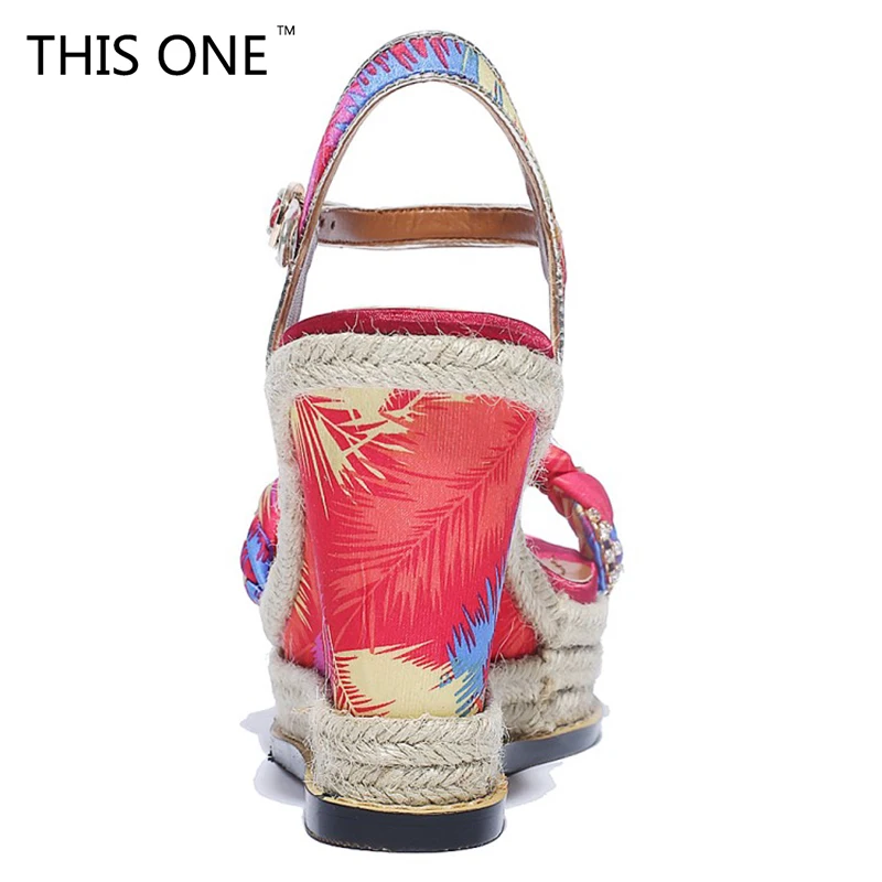 Эта новая женская летняя обувь на платформе с вышивкой Элегантные босоножки