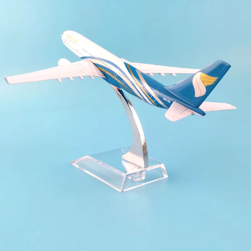 A330 Оман Воздушный самолет из металлического сплава модель самолета Игрушечная