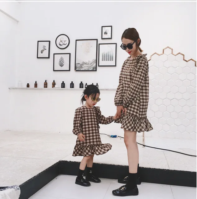 Платье для мамы и дочки осень 2018 платье принцессы маленьких девочек клетчатое с