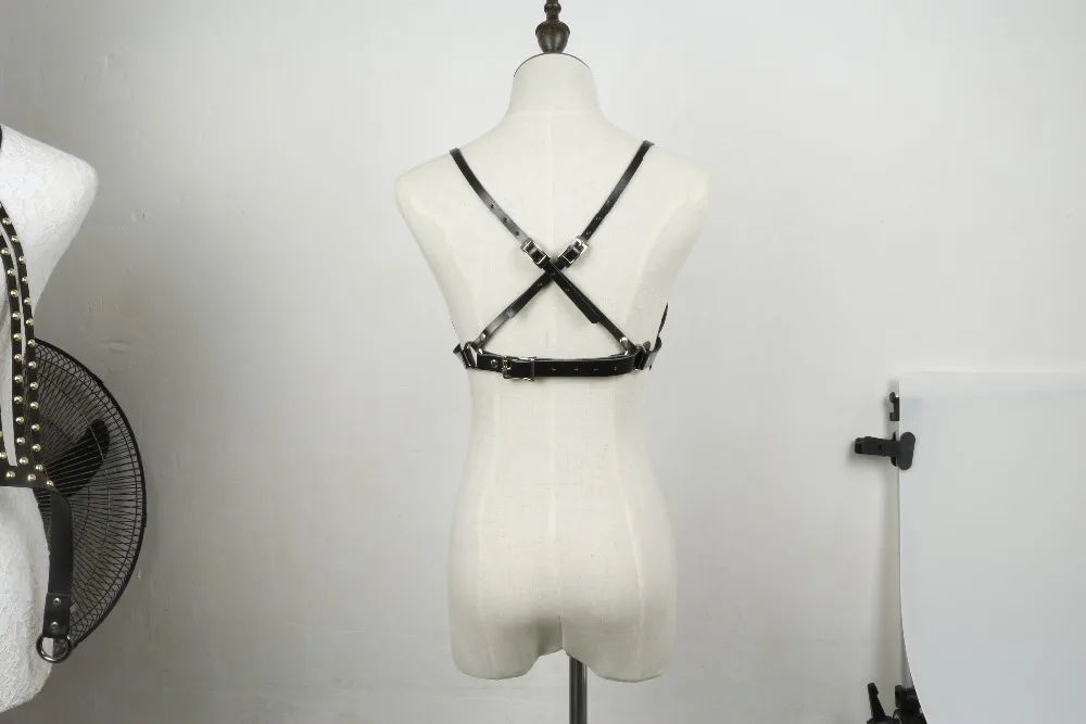 genuine leather Bra women's 2015 new design fashion sexy Bullet buckled adjustable black body breast harness free shipping | Аксессуары