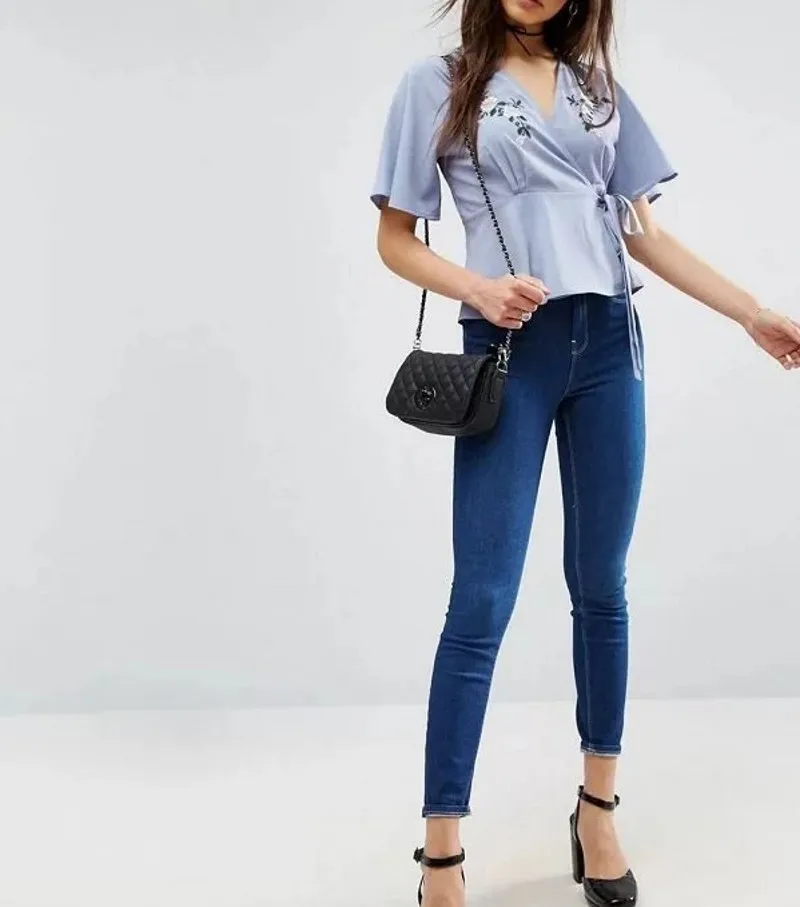 Блузка женская с коротким рукавом и цветочной вышивкой | Женская одежда