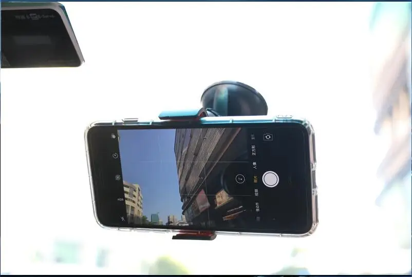 Универсальная автомобильная подставка для крепления на лобовое стекло