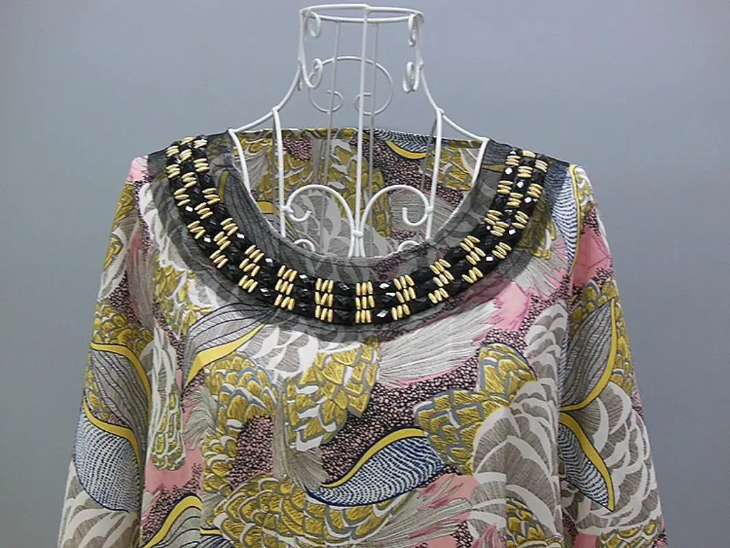 

New women's clothing cozy large size embroidery beaded bat sleeve chiffon shirt lady O-neck short sleeve casual top