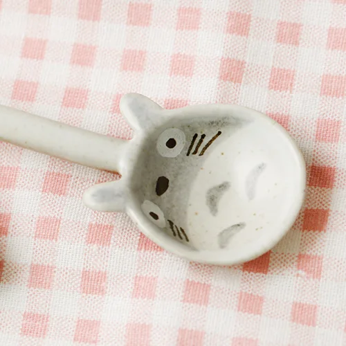 Totoro spoon Японская Милая керамическая миска мультяшная фарфоровая посуда фруктовая Салатница Тоторо узор чаша для микроволновой печи Посуда - Цвет: Totoro spoon