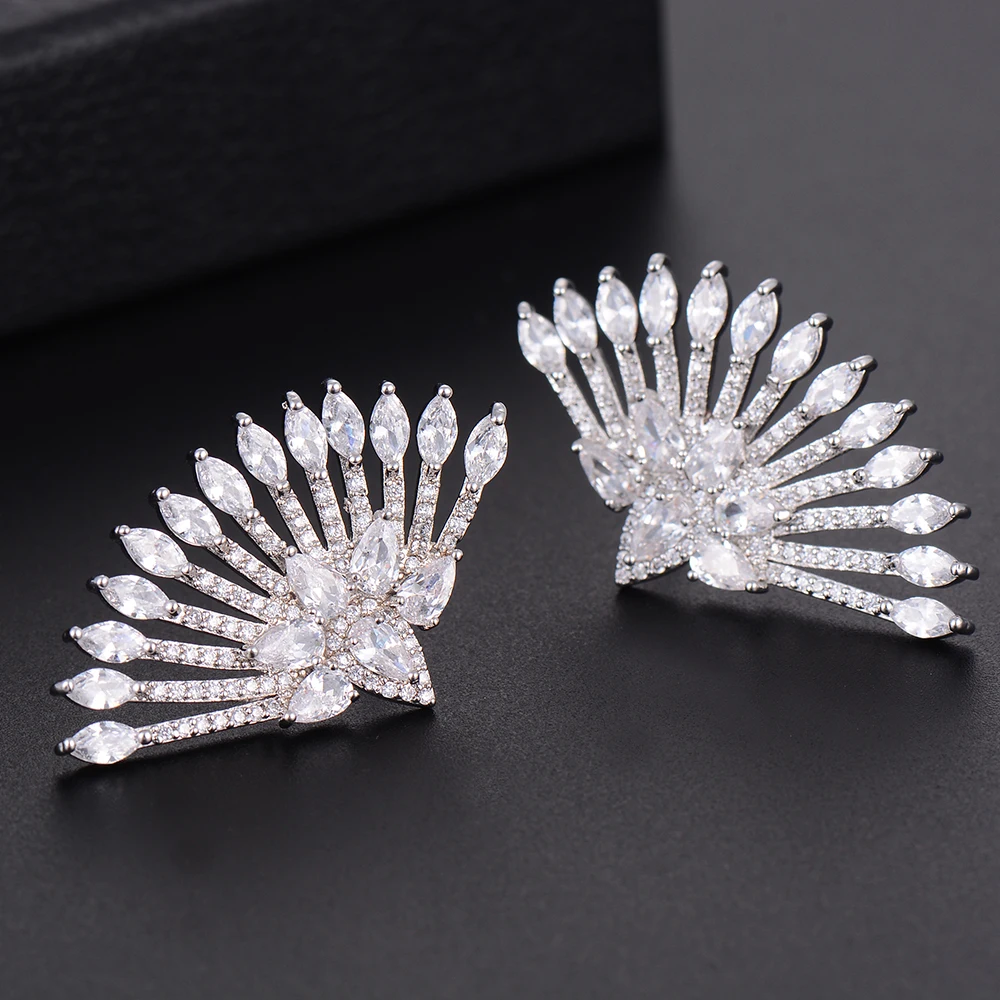 

LARRAURI Charms Full Micro Cubic Zirconia Pave For Bridal Engagement Earrings Jewelry Female Triangle Fans Inlaid Stud Earrings