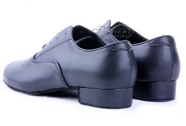 Бесплатная доставка новинка 2017 черные мягкие мужские туфли для