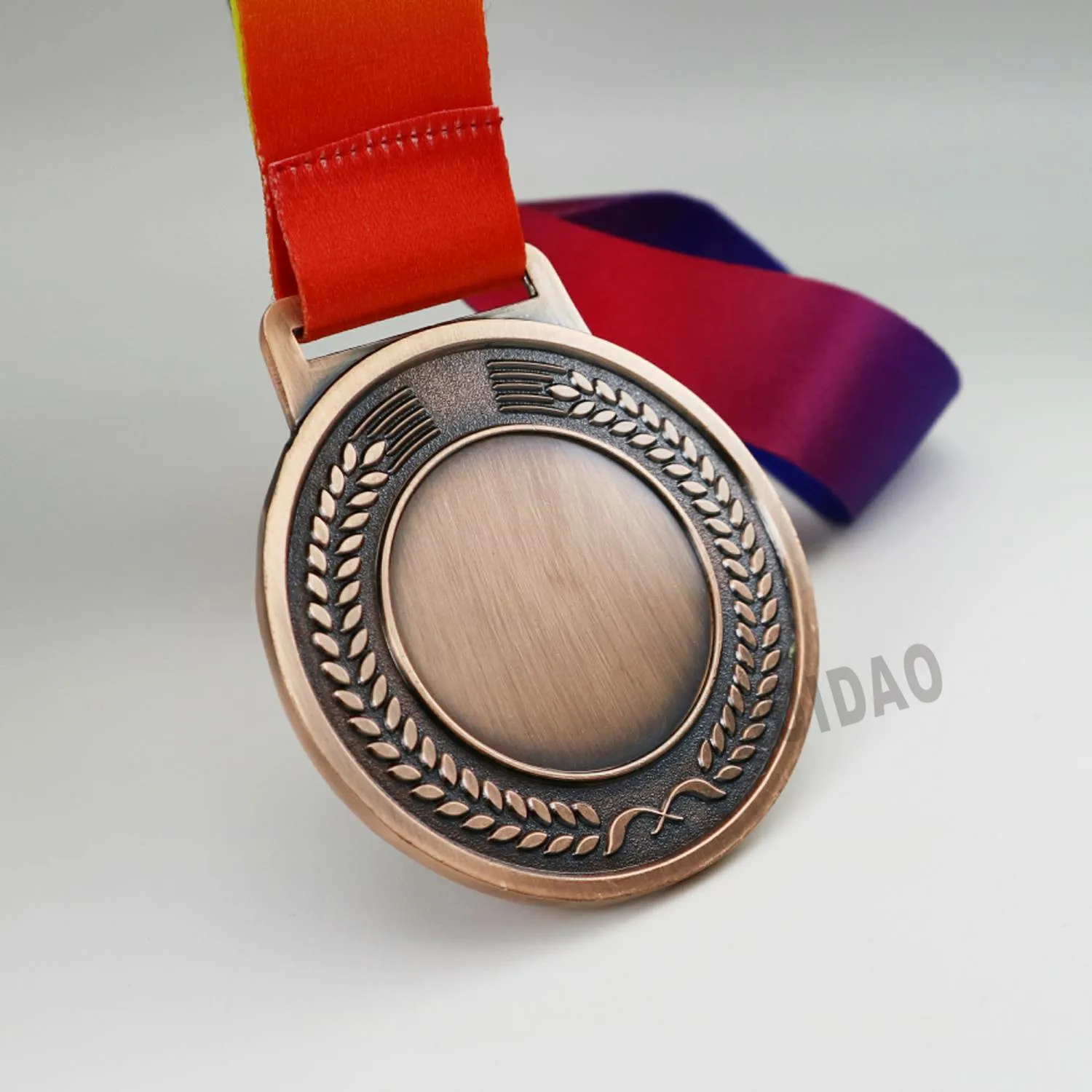 Медали в виде радужной звезды с цветной лентой медная медаль на заказ процессе