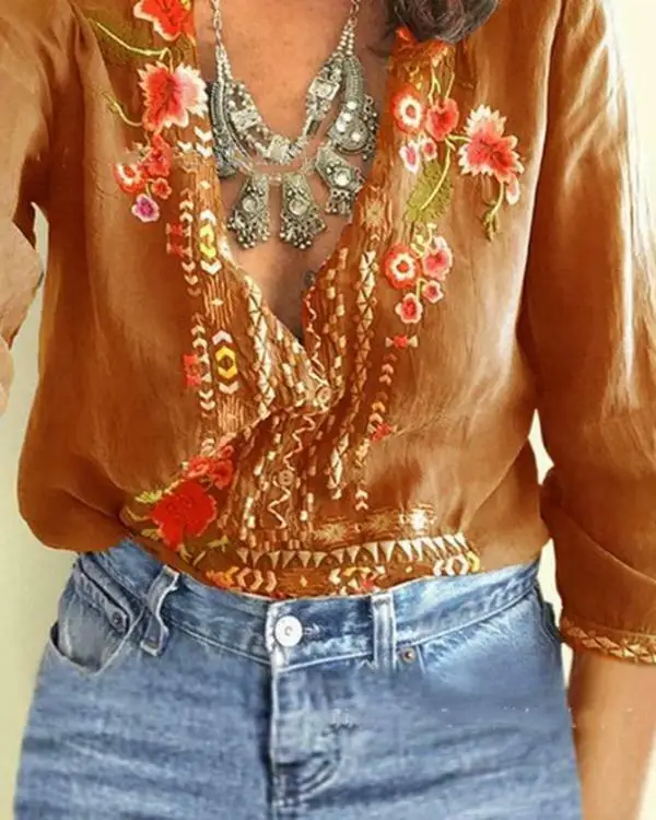 Женская футболка с цветочным принтом и глубоким V-образным вырезом | одежда