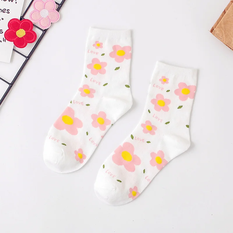 Dreamlikelin милые Для женщин носки с цветочным рисунком Harajuku Дейзи с надписью «Love» Демисезонный длинные носки для экипажа подарки для девочек - Цвет: Белый