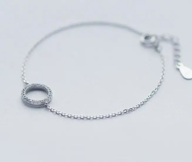 Блестящие настоящие. 925 стерлингового серебра ювелирных изделий прозрачный