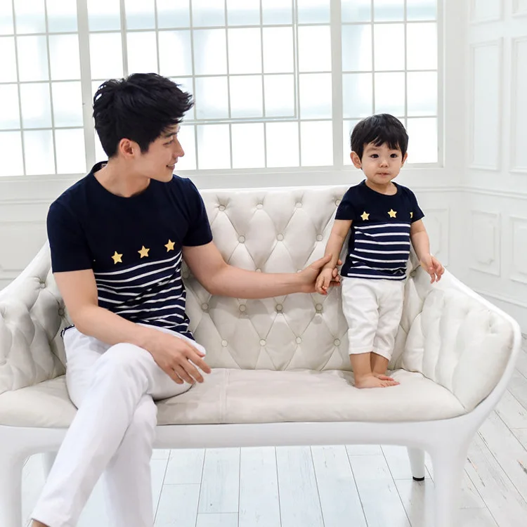 Одинаковая одежда для всей семьи летняя футболка с короткими рукавами мамы и