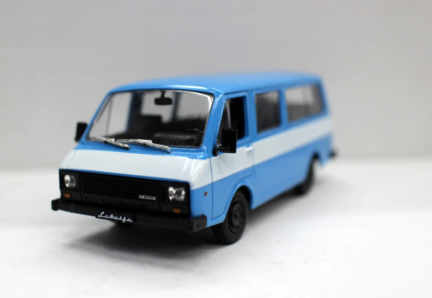 Новая советская модель автомобиля Классическая 1/43 года Специальный литейный