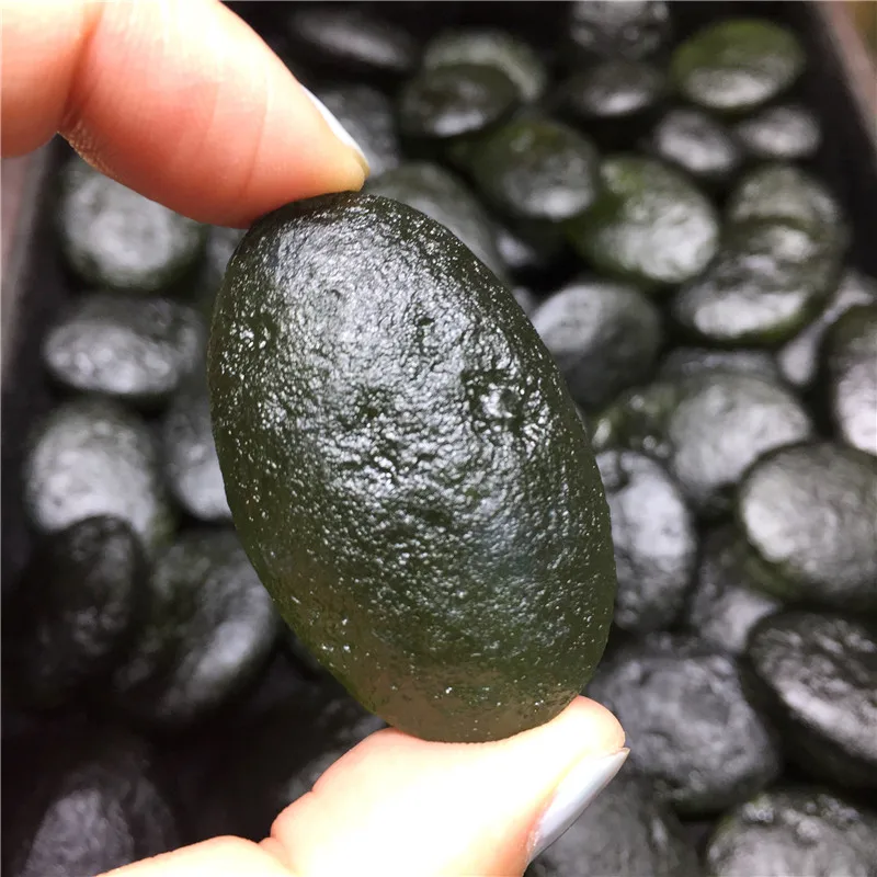 20-25 г Moldavite Чешский метеорит ударное стекло натуральный грубый камень кристалл