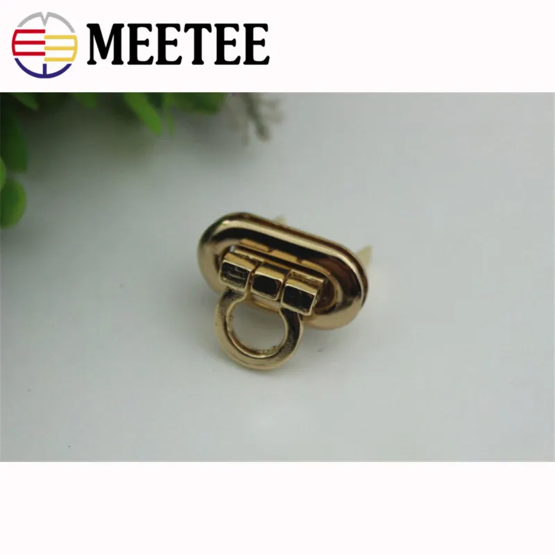 MEETEE 2pcs 3cm Metal Rectangle Clasp Lock Buckle DIY Hand Luggage Bag Hardware Craft Decoration Accessories ZK514 | Дом и сад