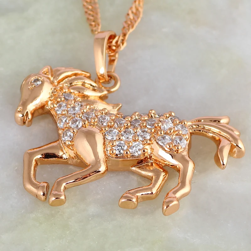 Уникальный дизайн желтое золото накладки CZ ожерелья с лошадьми подвески для