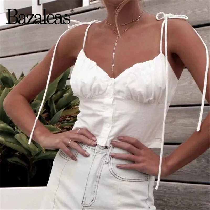 Женский укороченный топ на бретельках белый облегающий с рюшами пуговицах |