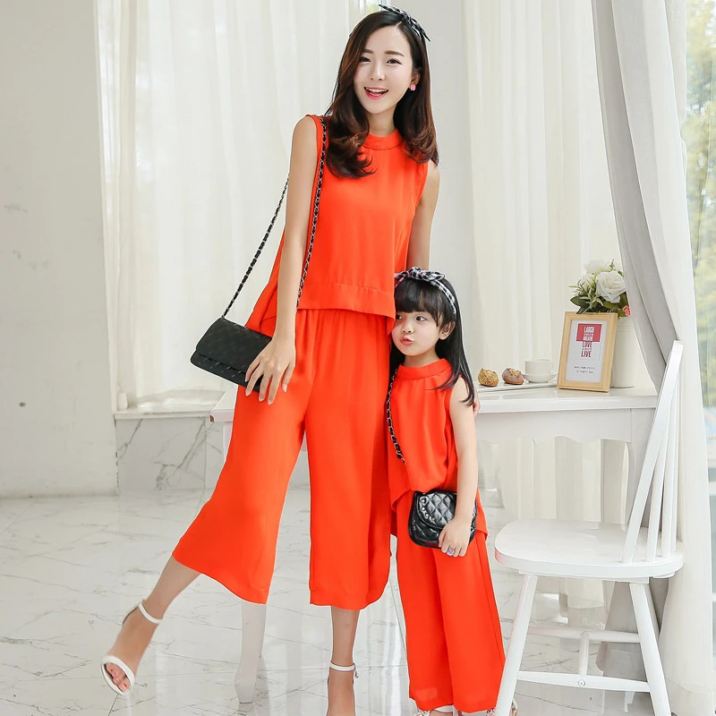 Summer Chiffon Tracksuit For Women 2016 Matching Mother And Daughter Clothes Sleeveless Lace Tops Pants Set Family Look Clothing | Мать и