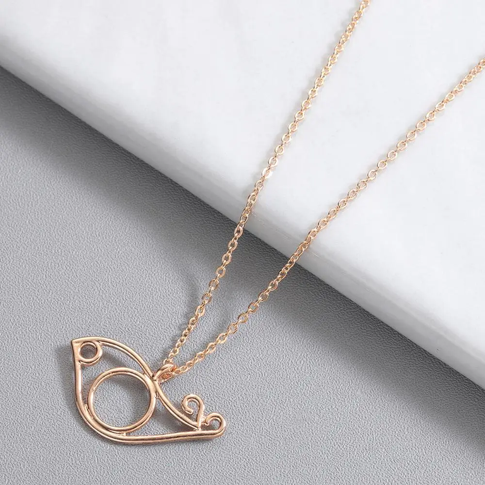 Чандлер Горячая проволока выдалбливают птица ожерелье простые милые Чокеры для