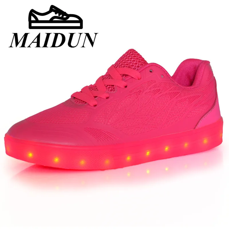Led Женщины плоские с зимой Новый теннисный светодиодные Отдыха Повседневная