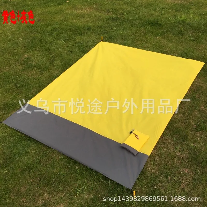 

New Beach Mat Waterproof Picnic Mat Folding Pocket Picnic Mat Beach Moisture Pad Polyester Plaid Beach Mat