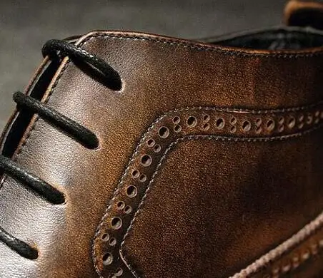 Демисезонные кожаные удобные ботинки увеличивающие рост на шнуровке мужские