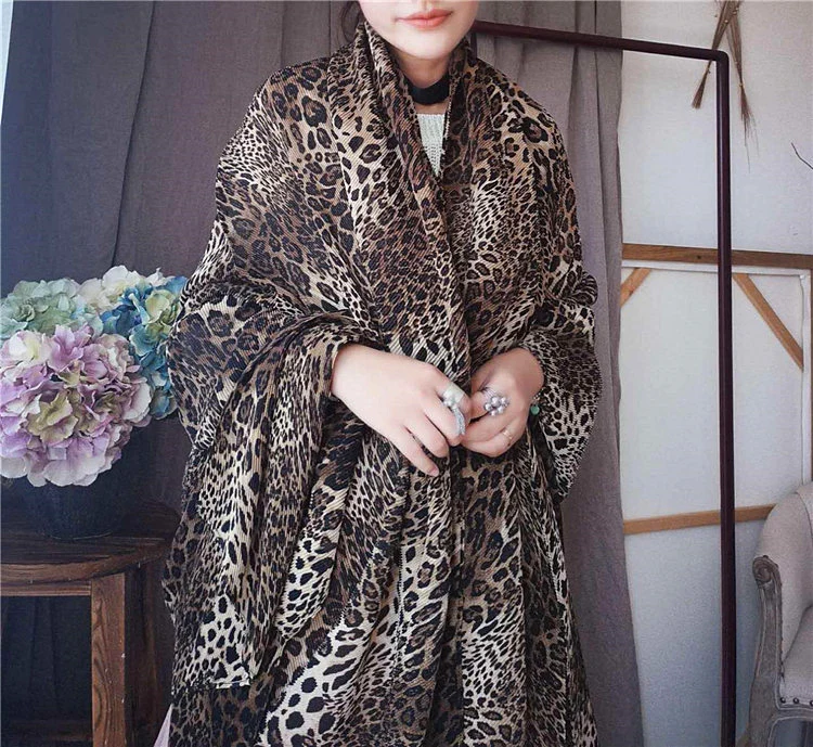 

Autumn New Lady Chiffon Sunscreen Beach Scarf Leopard Print Scarf