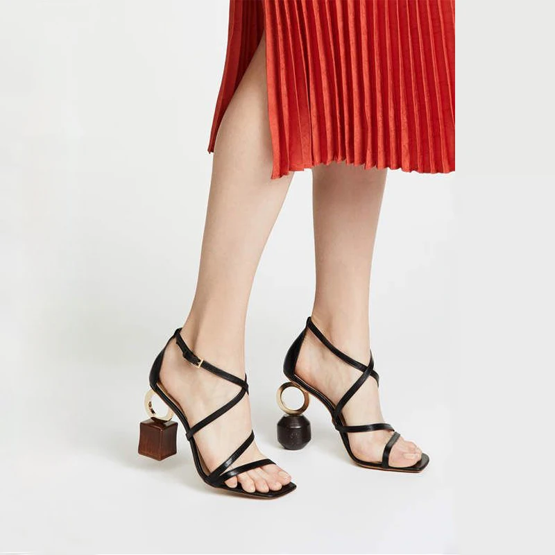 Роскошные дизайнерские женские босоножки на необычном каблуке Вечерняя