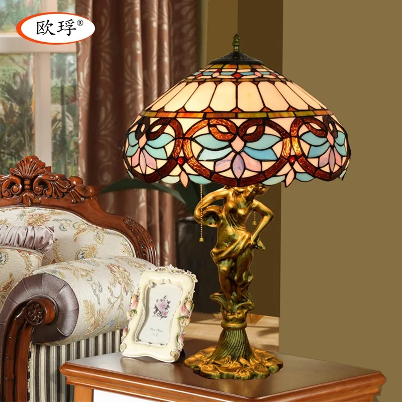 

Стеклянная настольная лампа в европейском стиле цвета Тиффани любовь барокко настольная лампа для гостиной спальни прикроватная настольная лампа