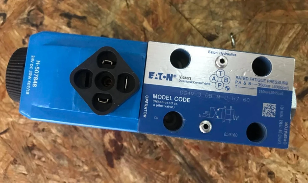 

EATON VICKERS hydraulic valve DG4V3OBMUH760 solenoid directional valve